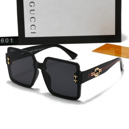 Gucci Fashionable Sunglasses - Image 2