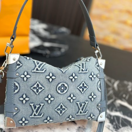 LV's New Trunk Bag - Image 6