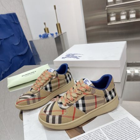 Burberry Couple's Casual Sneakers - Image 1
