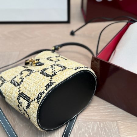 Gucci Mini Woven Bucket Bag - Image 5