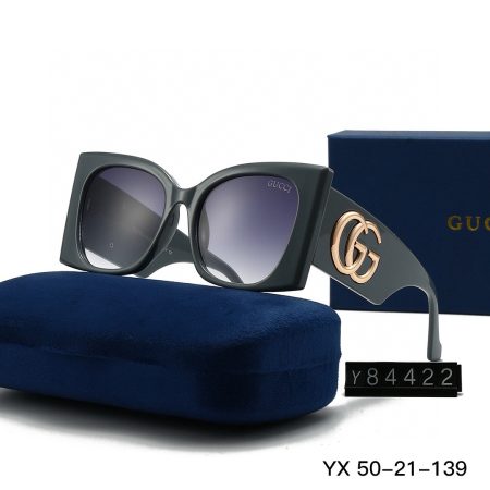 Gucci Fashionable Sunglasses - Image 4