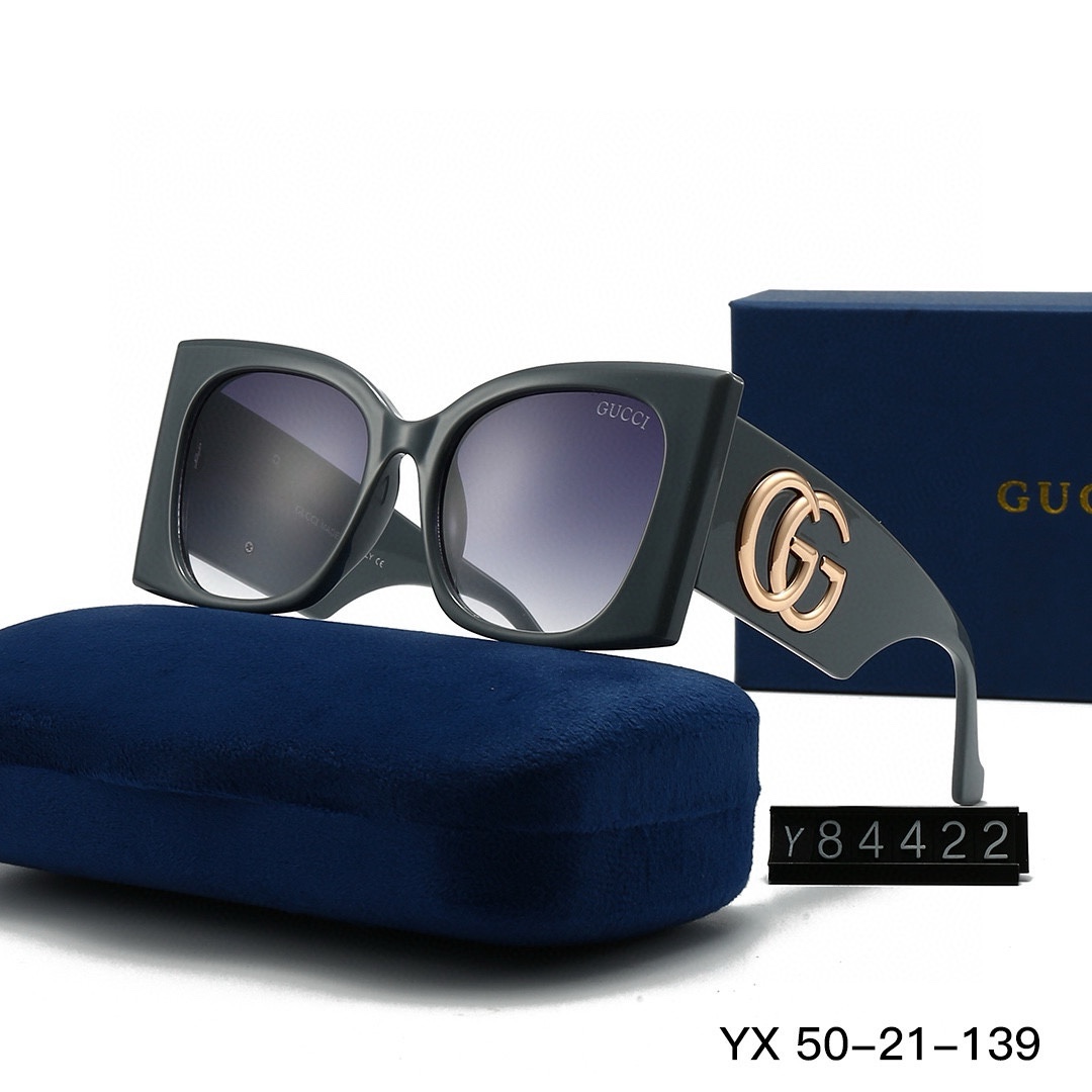 Gucci Fashionable Sunglasses - Image 4
