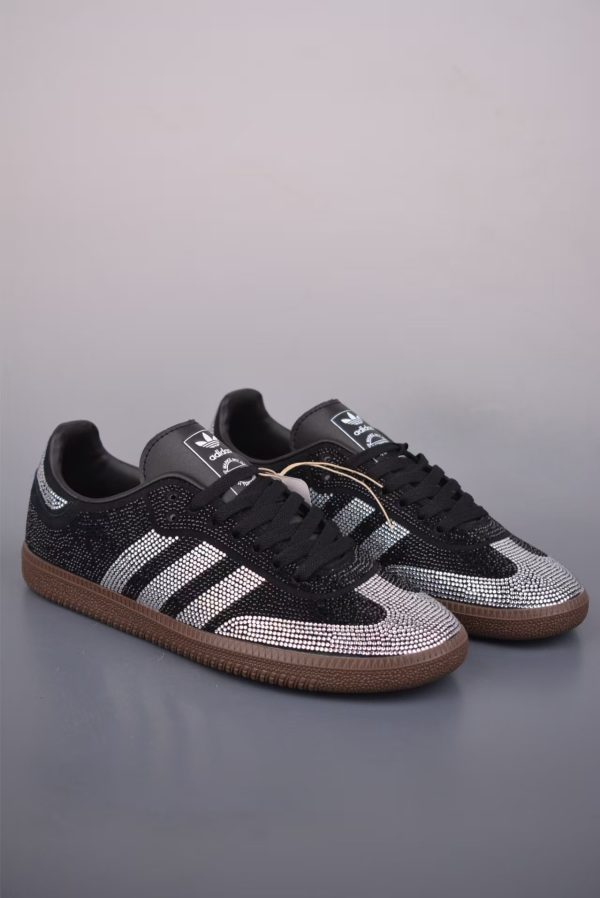 Adidas Sneakers