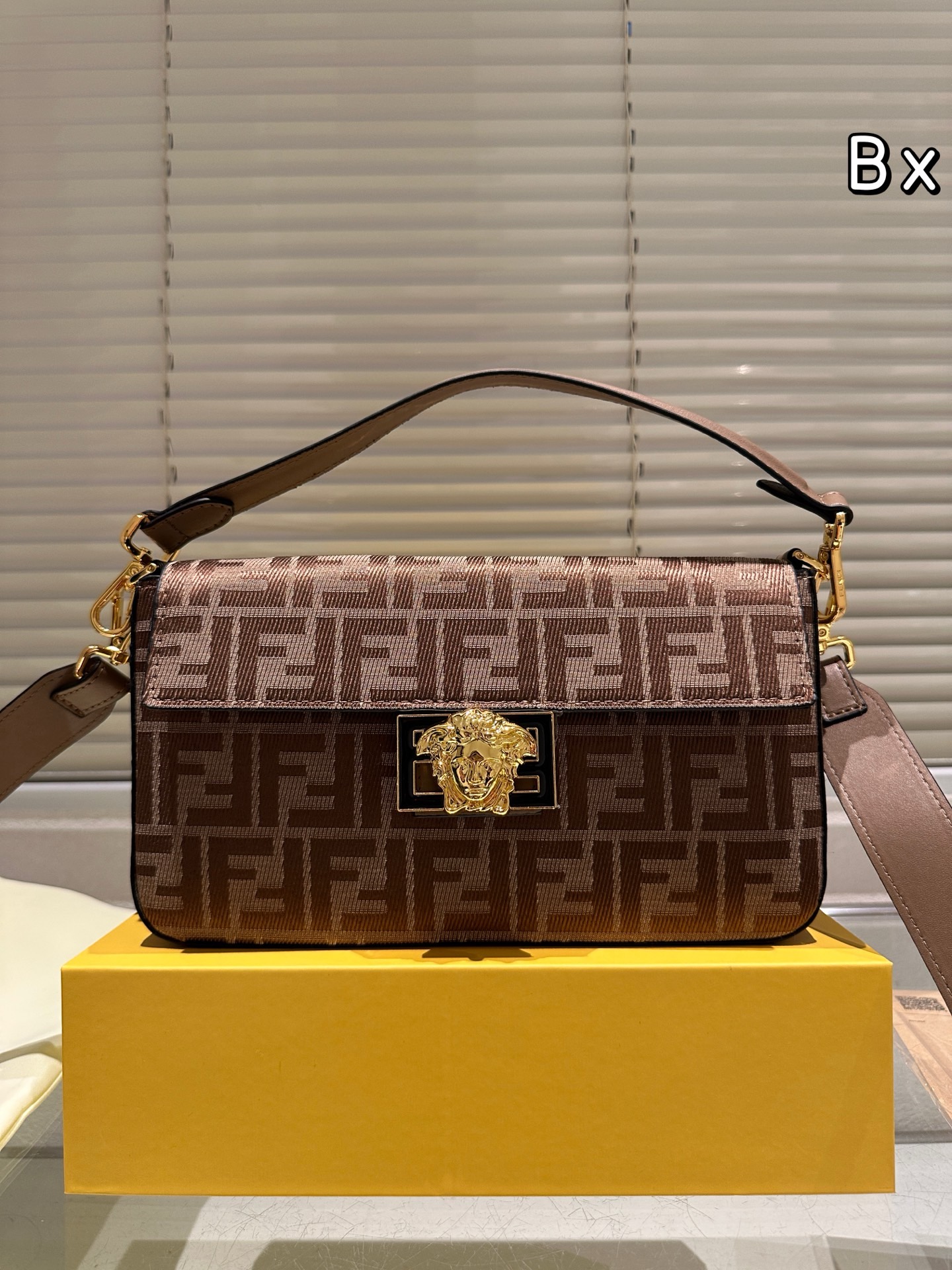 Fendi Versace joint baguette bag - Image 3