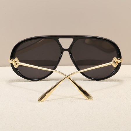 Fendi Fashionable Sunglasses - Image 10