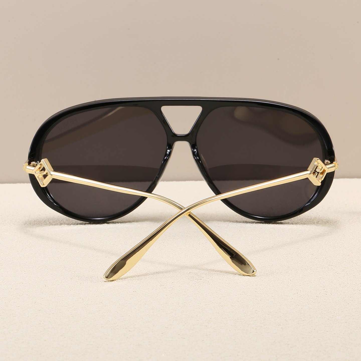 Fendi Fashionable Sunglasses - Image 10