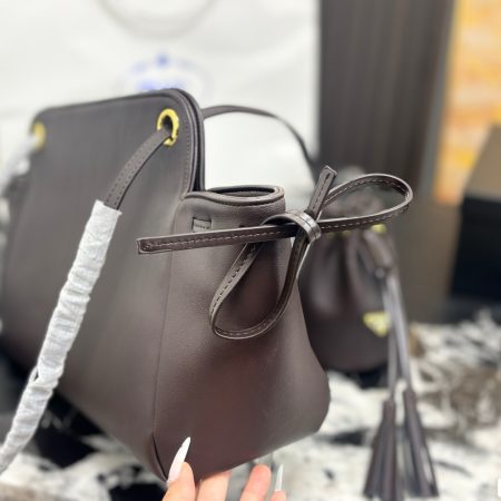 Prada Vitello Daino Handbag - Image 7