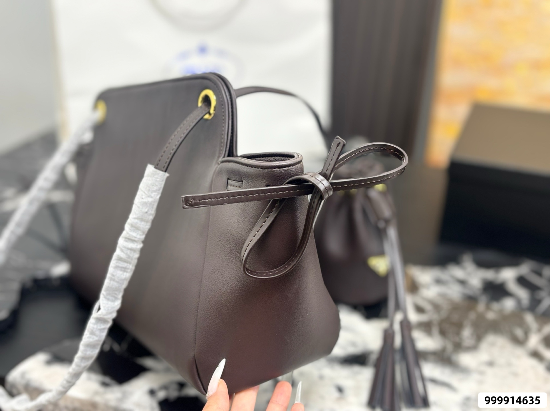 Prada Vitello Daino Handbag - Image 7