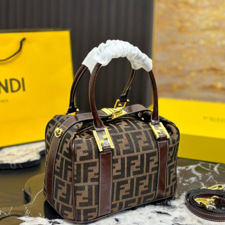 Fendi Baguette Handbag - Image 4