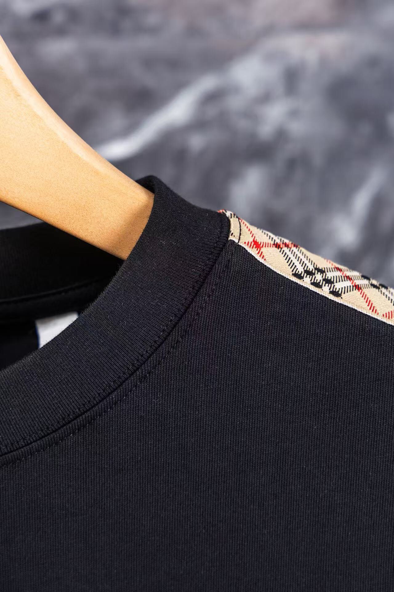 Burberry T Shirt - Image 7