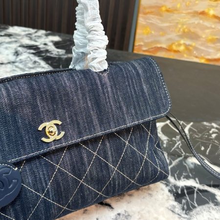 Chanel 26S Denim Baguette Bag - Image 4
