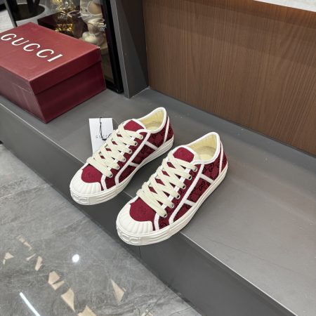 Gucci SS26: The Latest Lido Collection for Couples - Image 5