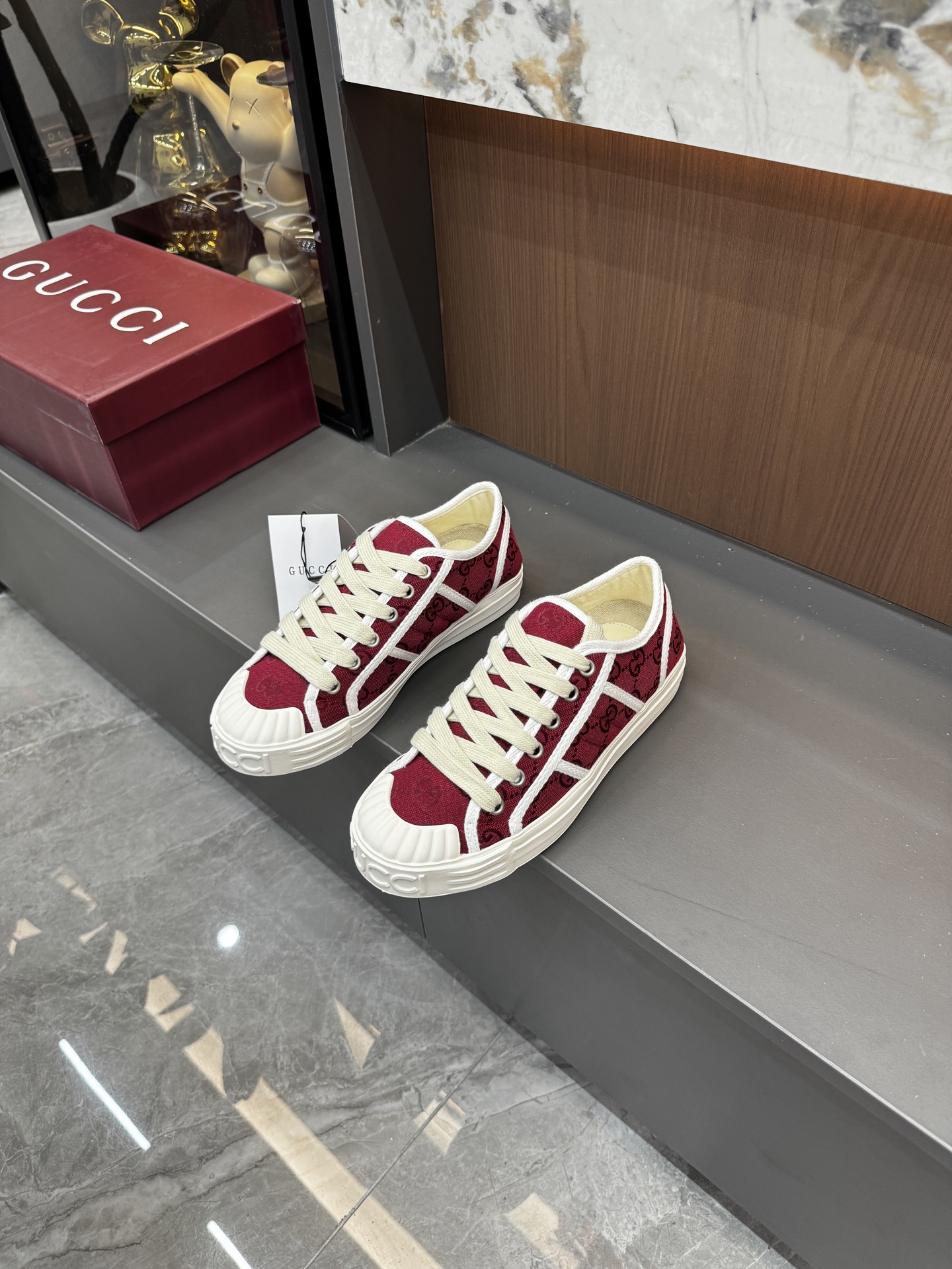 Gucci SS26: The Latest Lido Collection for Couples - Image 5
