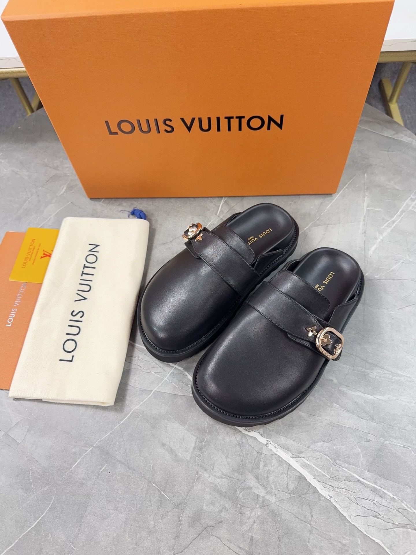 LV Cosy Flat Comfort Clog - Image 2