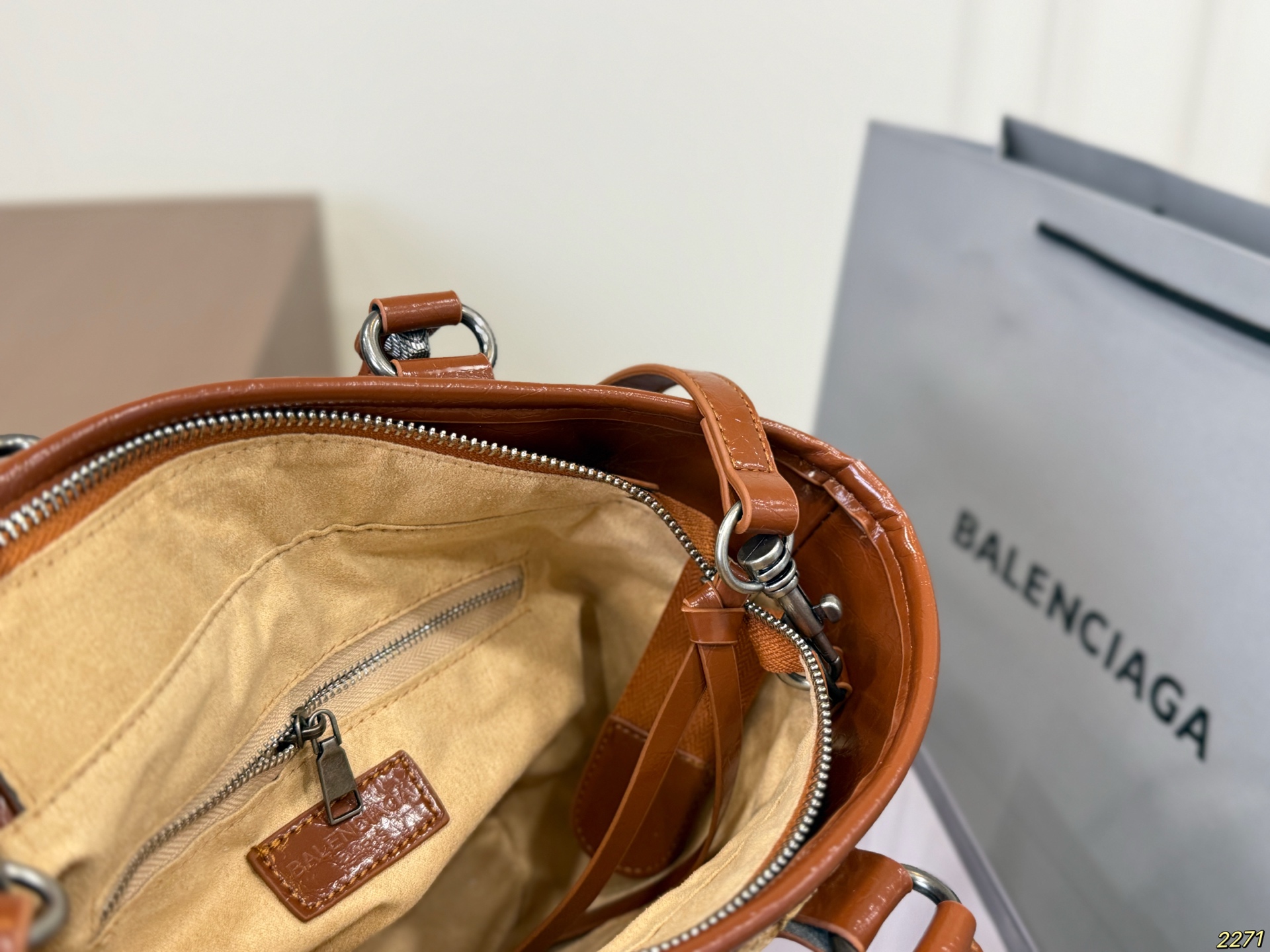 Balenciaga Straw Tote Bag - Image 11