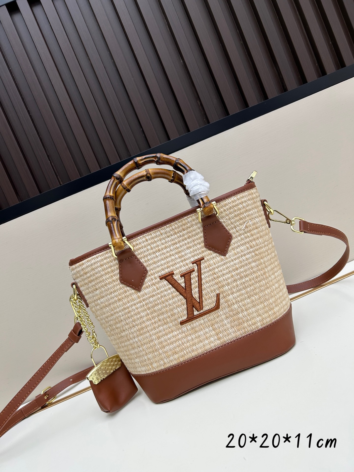 LV handbag - Image 8