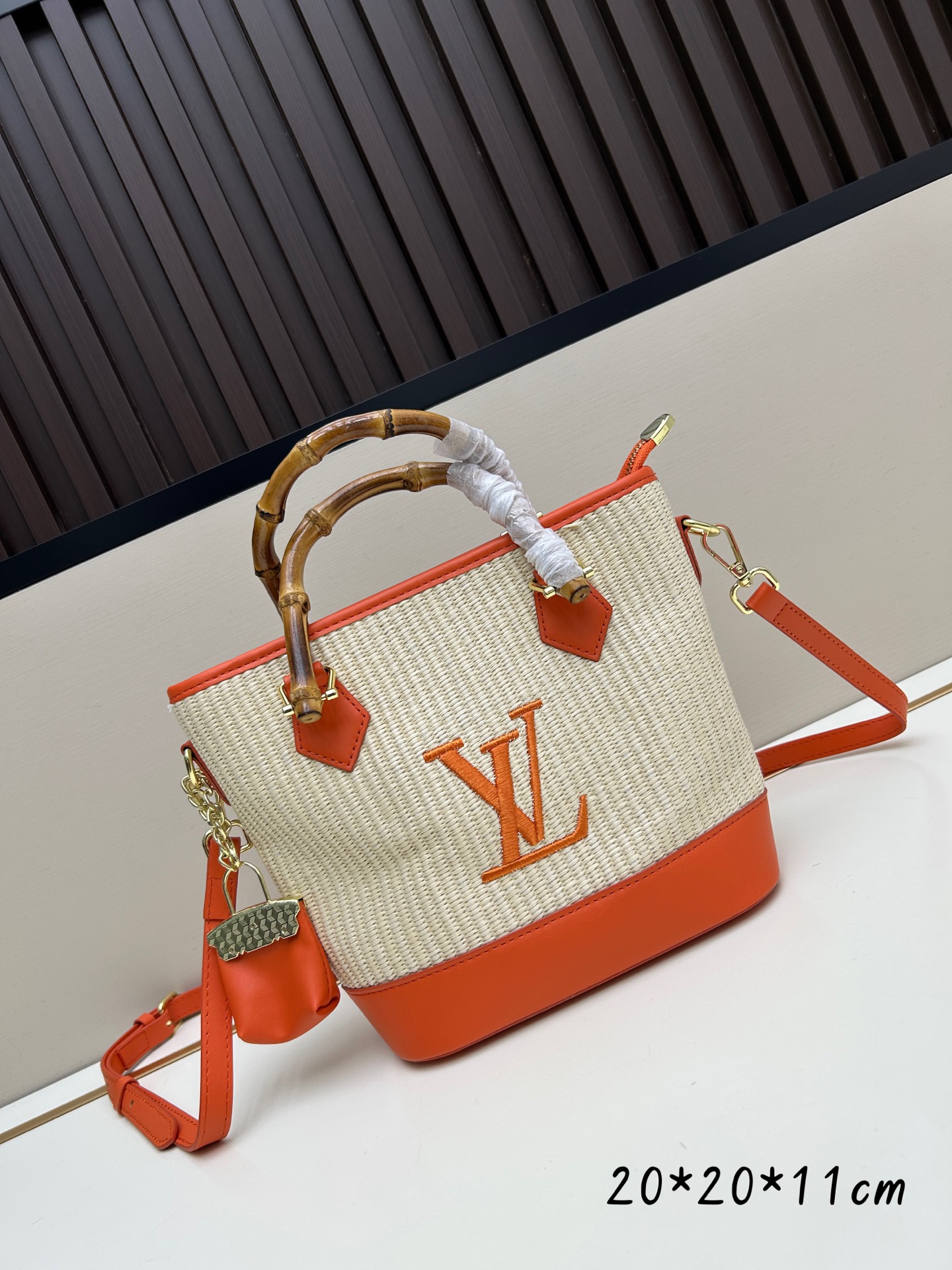 LV handbag - Image 3