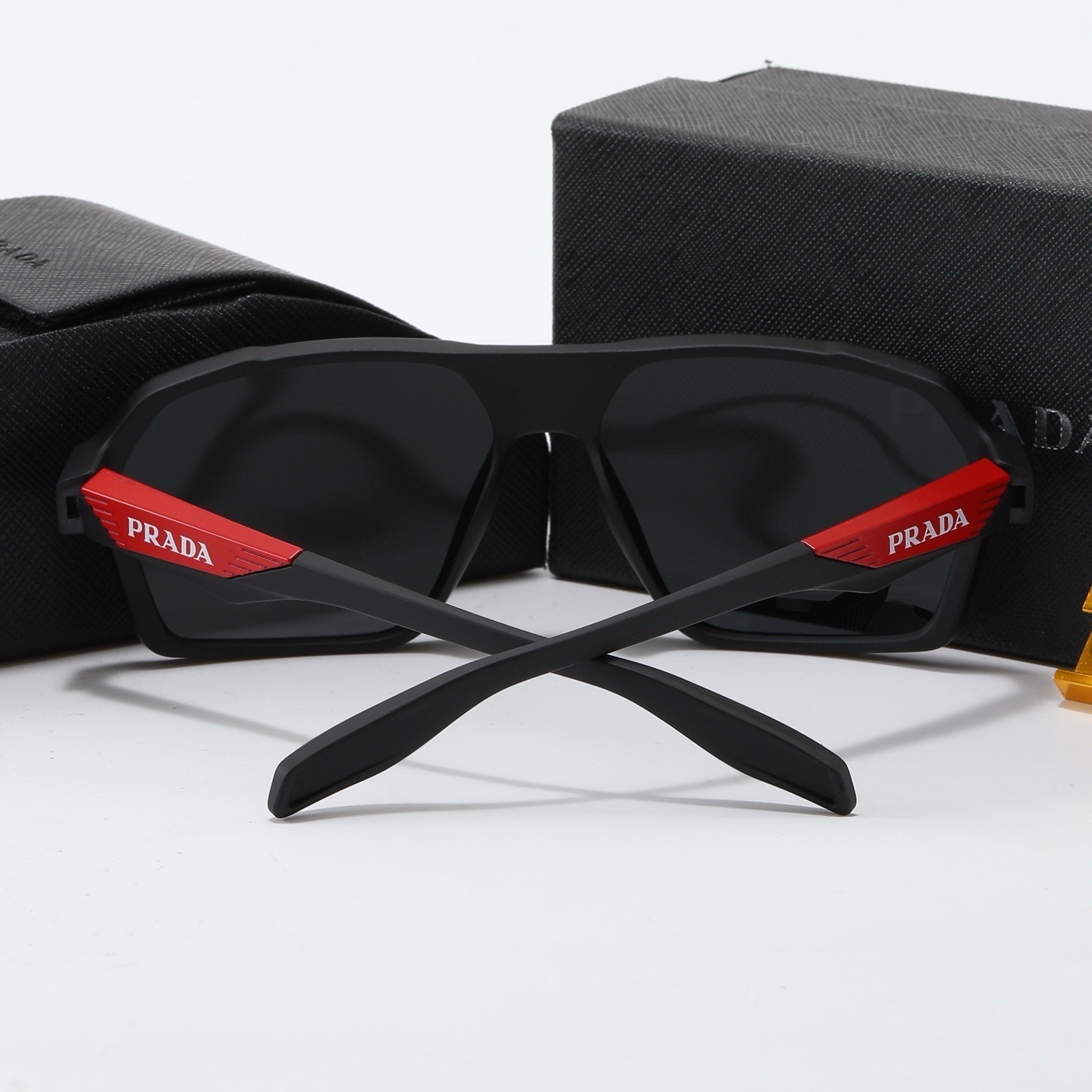 Prada Fashionable Sunglasses - Image 6