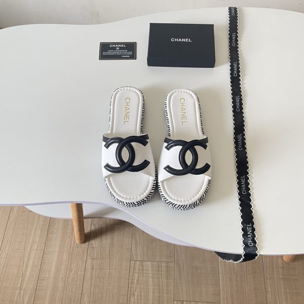 Chanel 26P Double C Two-Tone Kitten Heel Slippers