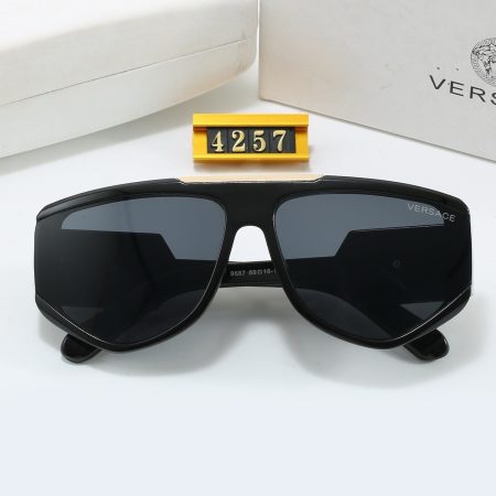 Versace Fashionable Sunglasses - Image 7