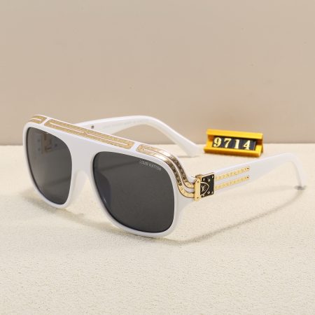 LV Fashionable Sunglasses - Image 3