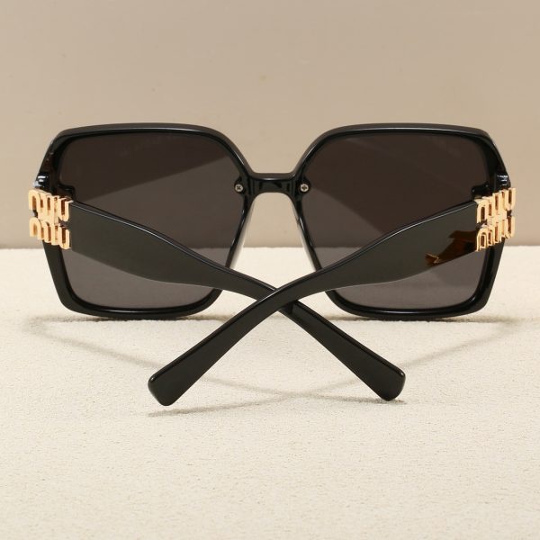 Miu Miu Fashionable Sunglasses