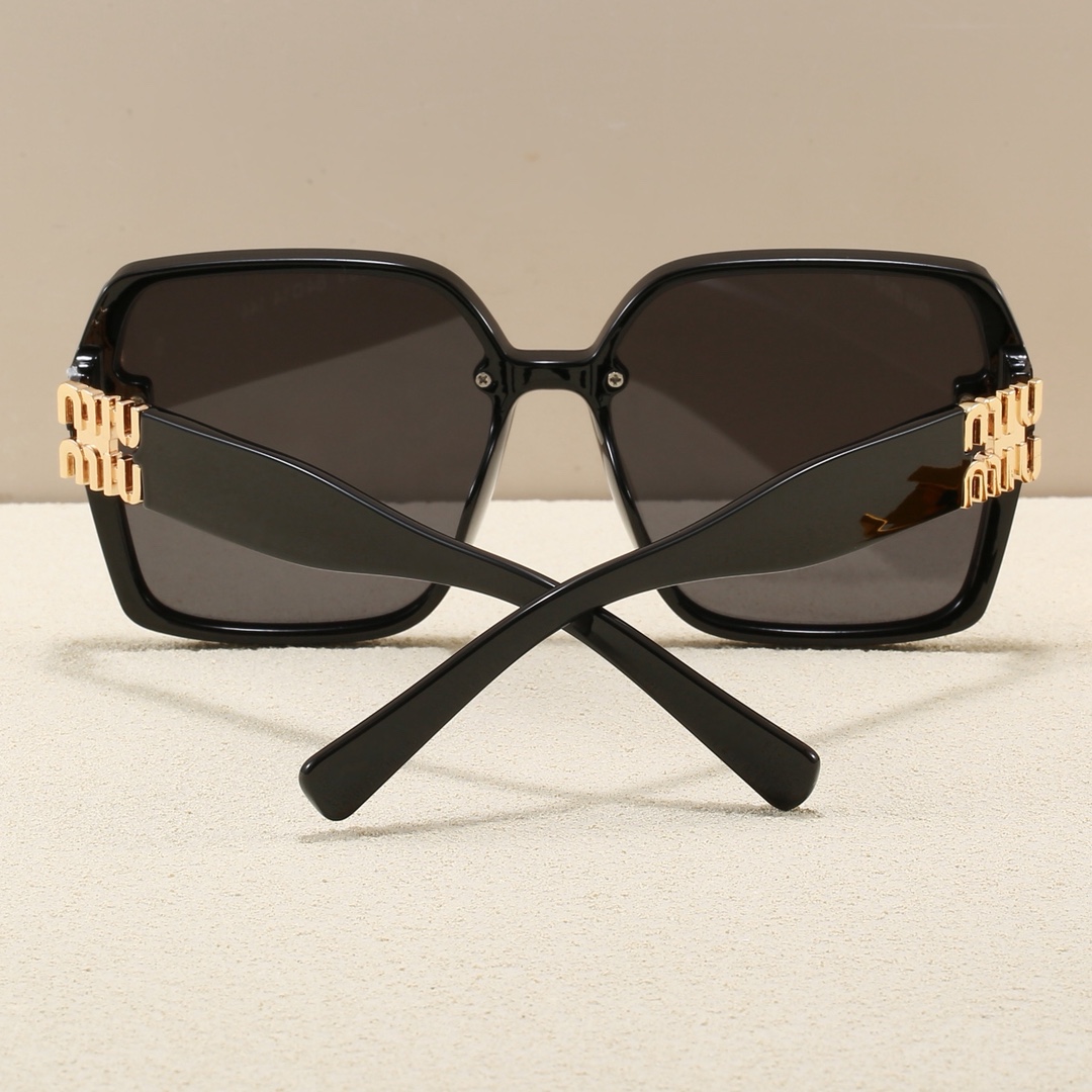 Miu Miu Fashionable Sunglasses - Image 10