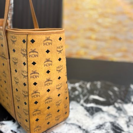 MCM Medium Toni Top-Zip Shopper Bag - Image 5