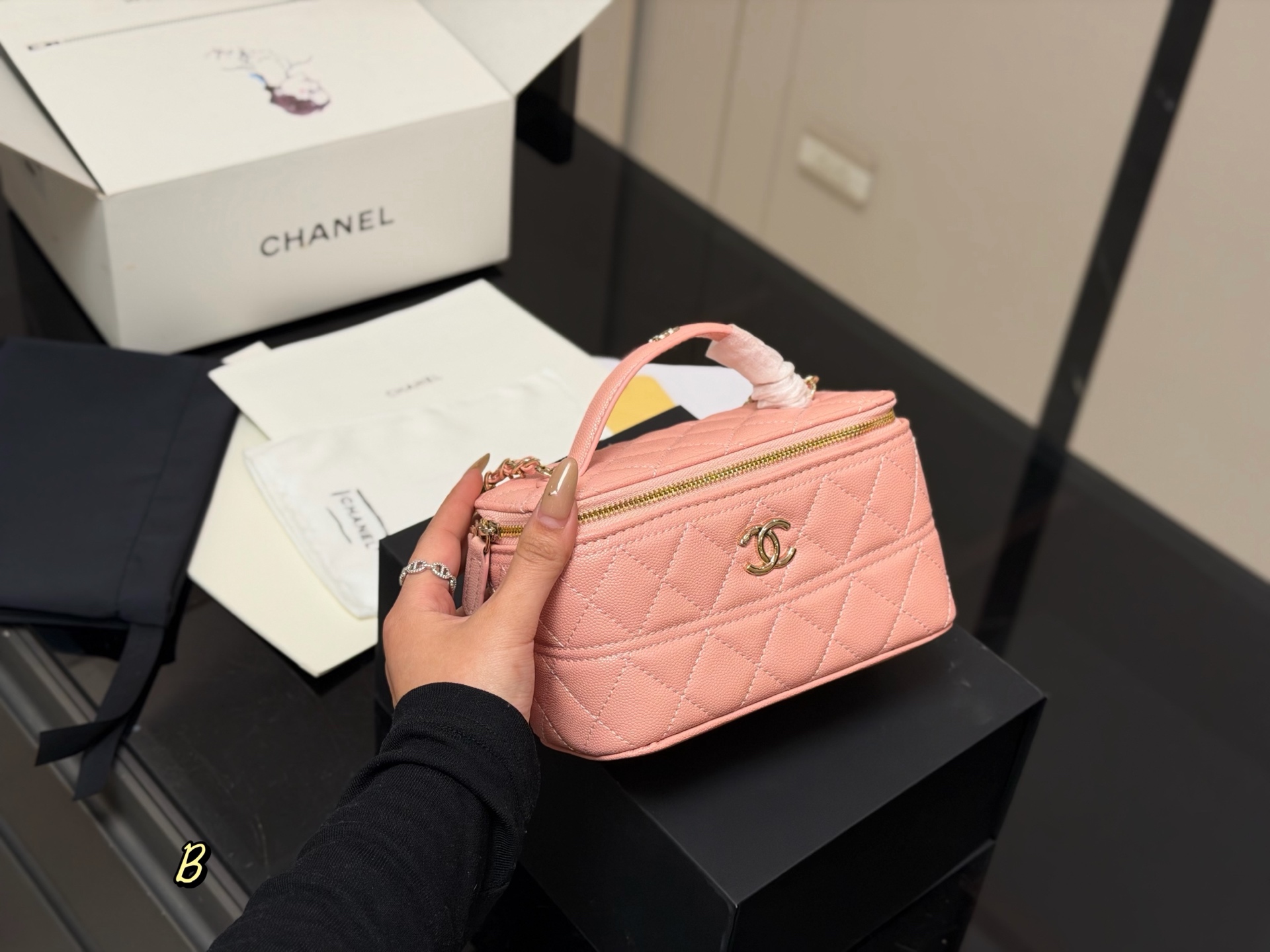 Chanel Long Vanity With Chain Bag - Image 6