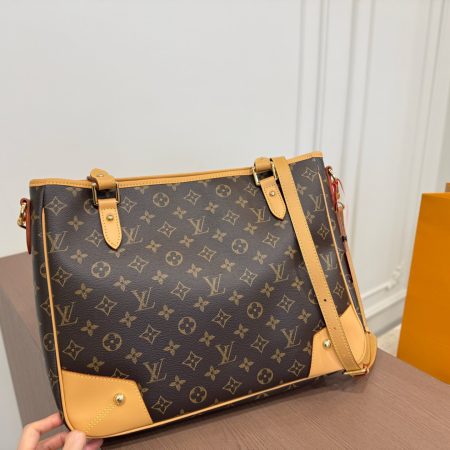 LV Shoulder/Crossbody Bag - Image 3