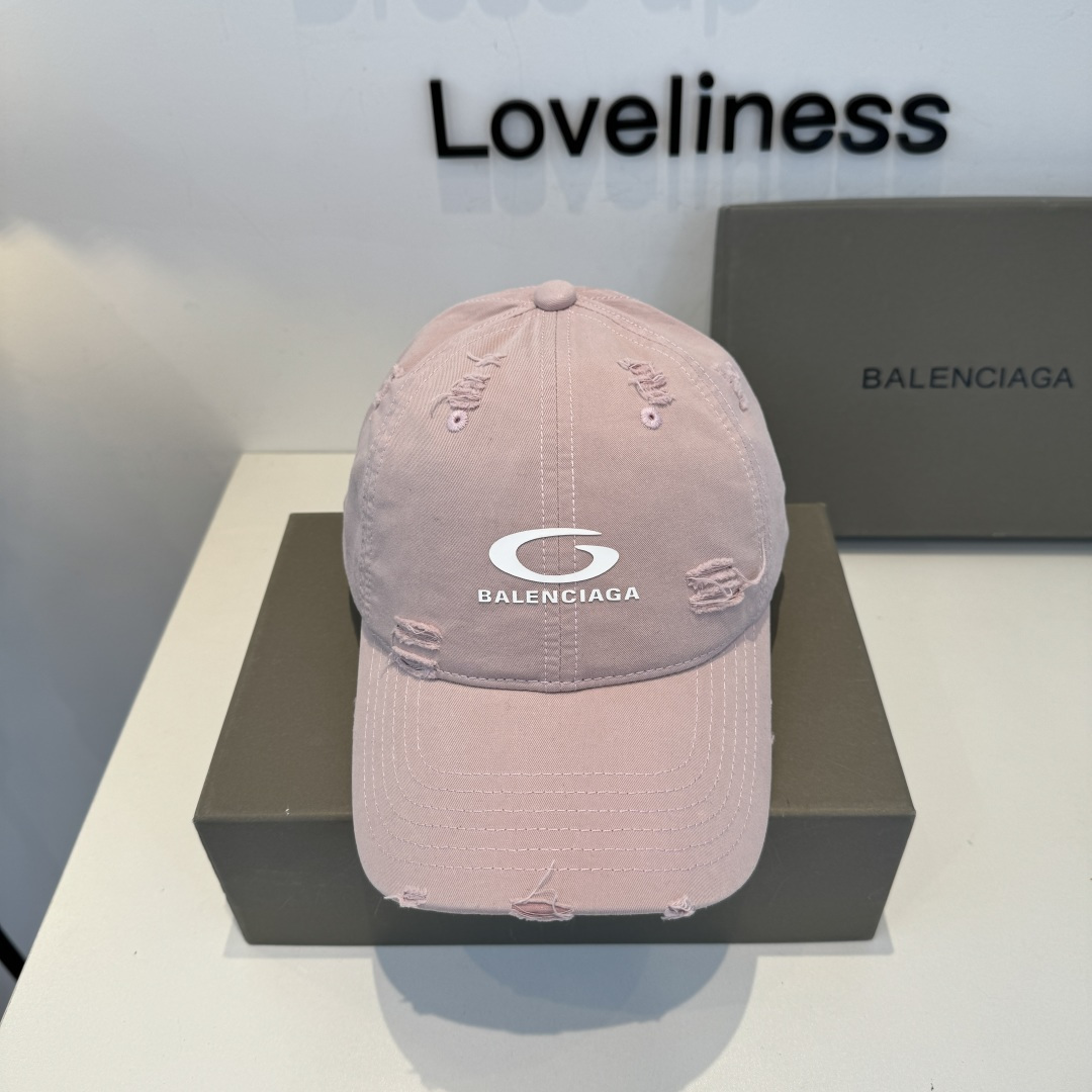 Balenciaga's New Baseball Cap - Image 2