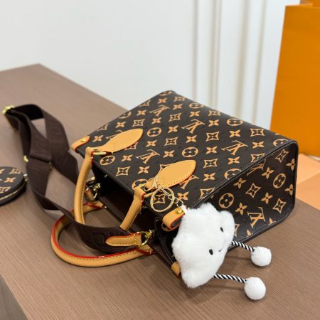LV Tote Bag Limited Edition onthego - Image 8