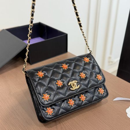 Chanelwoc Badge Chain Money Bag - Image 8