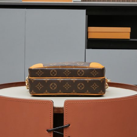 LV Monogram Nil, Luxury, Bags & Wallets on Carousell - Image 6