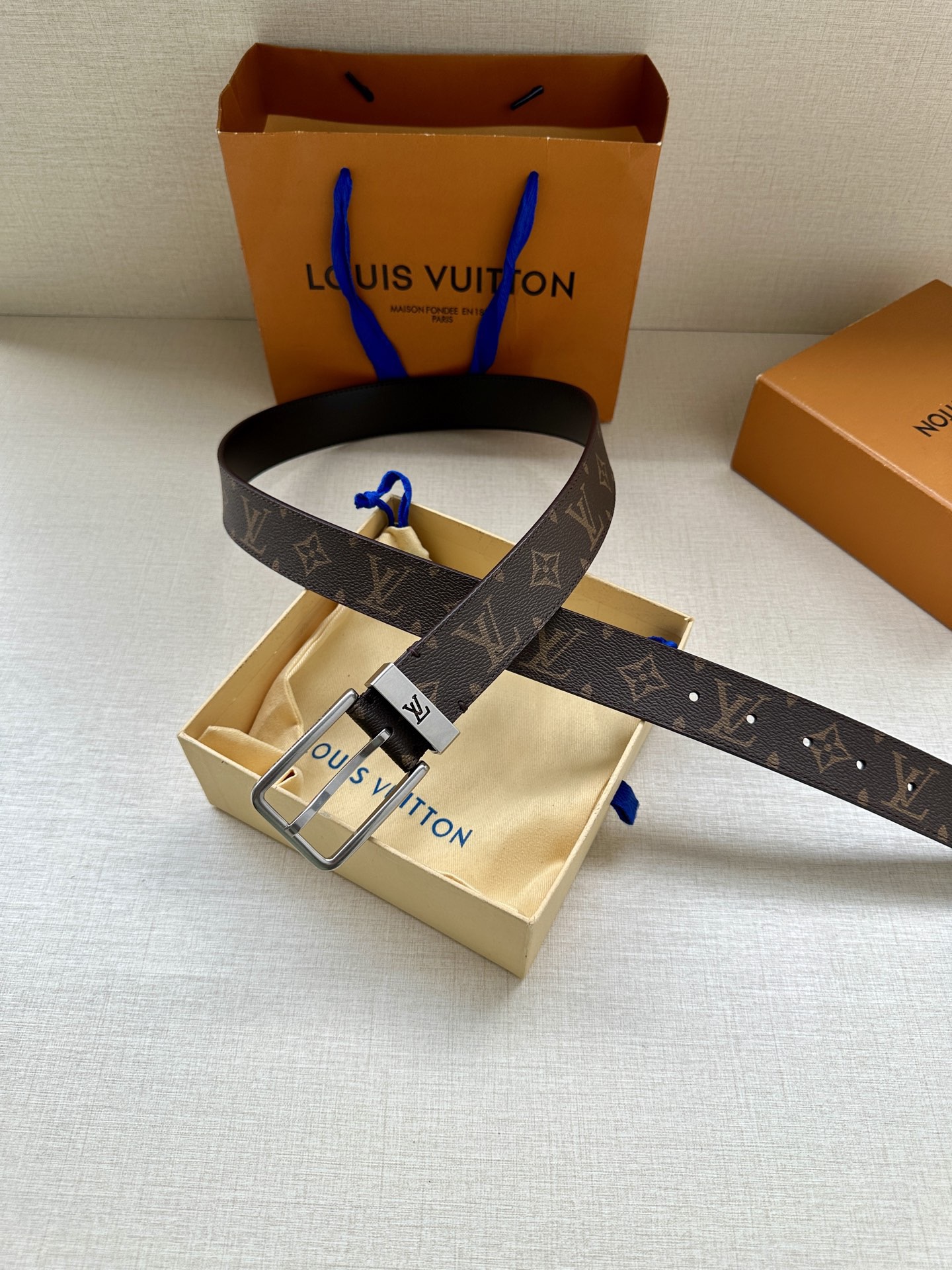 LV Saint Germain Monogram Eclipse 35mm Belt - Image 9