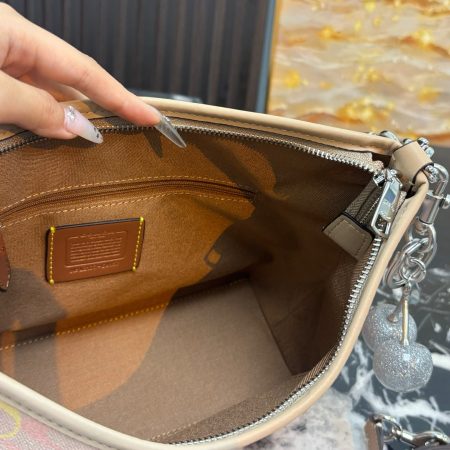 Coach Laurel Travel Bag - Image 9