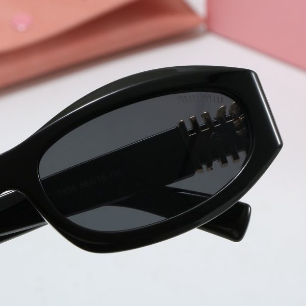 Miu Miu Fashionable Sunglasses