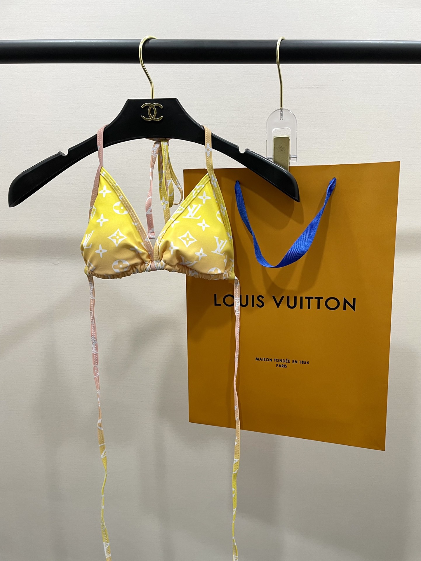 LV Two-Piece Swimsuit Swimwear - Image 6