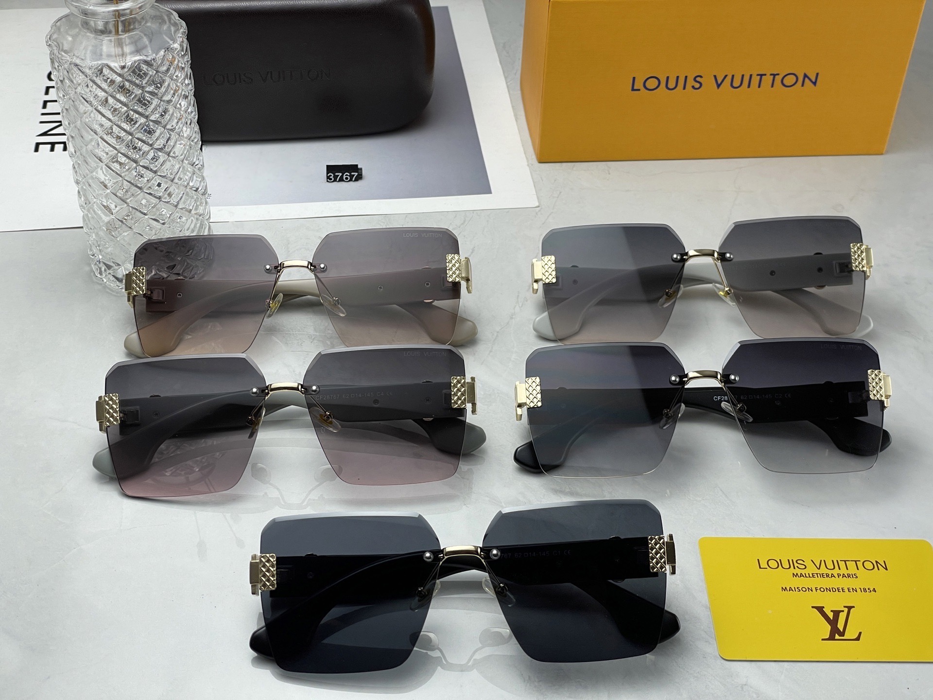 LV Fashionable Sunglasses - Image 1