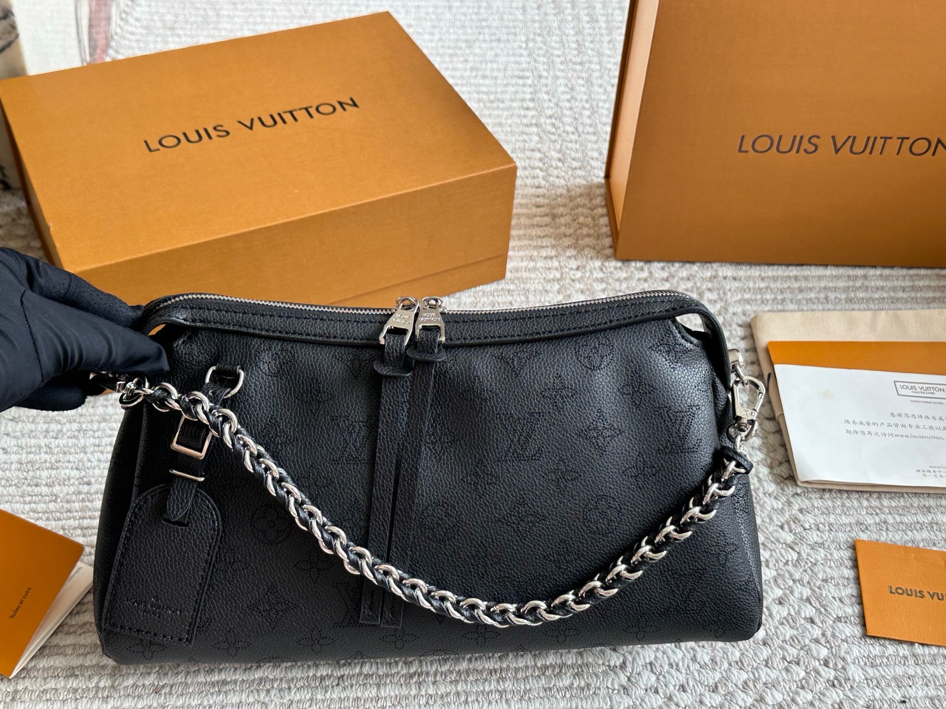 LV Hand It All MM Mahina Handbags - Image 1
