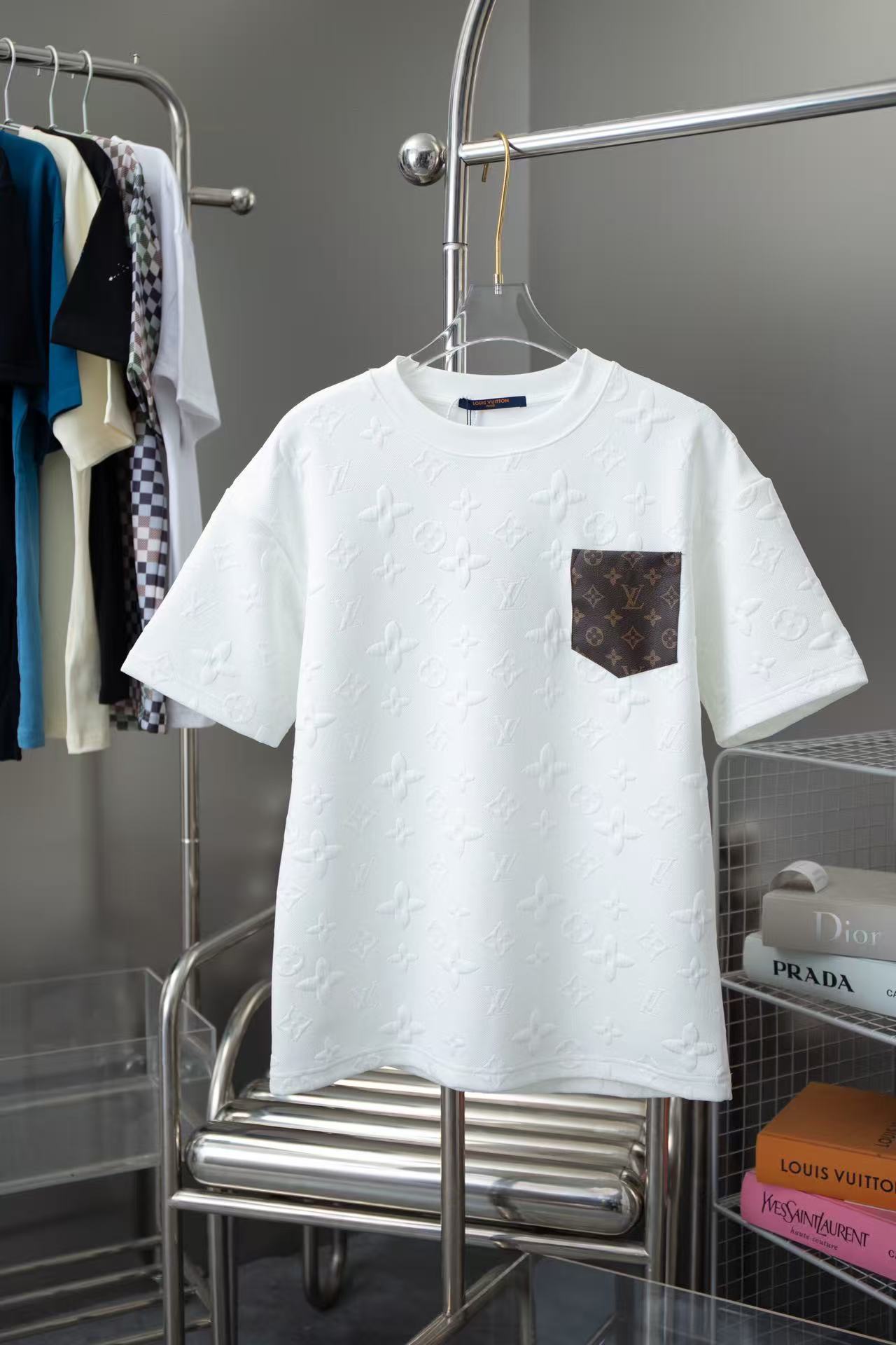 LV T Shirt Clothing - Image 1