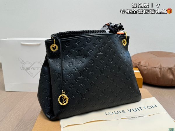 LV Artsy Bag