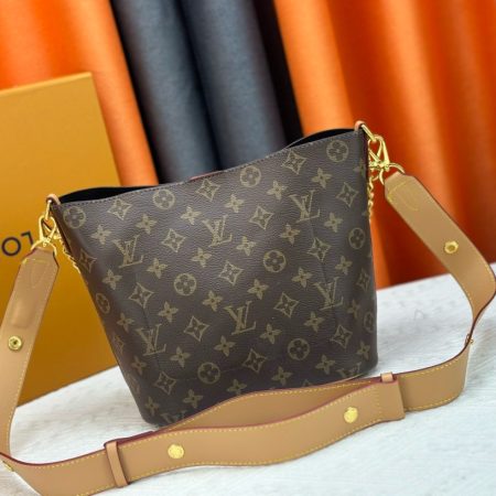 LV Lock and Walk Women Handbag - Image 5