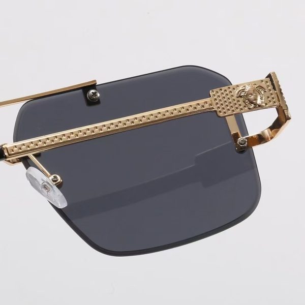 Versace Fashionable Sunglasses