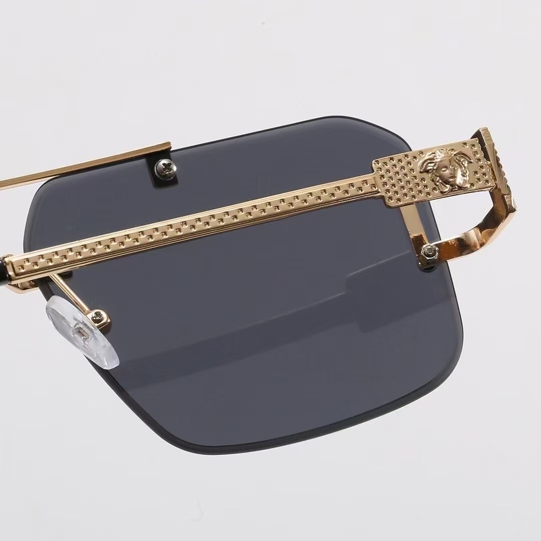 Versace Fashionable Sunglasses - Image 8
