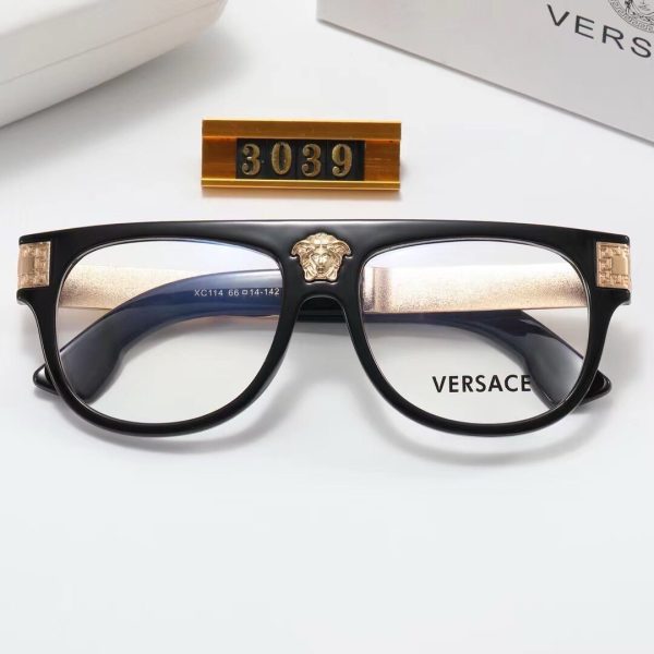 Versace Fashionable Sunglasses