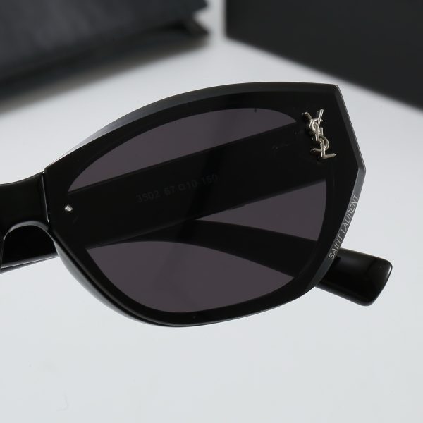 Saint Laurent Fashionable Sunglasses