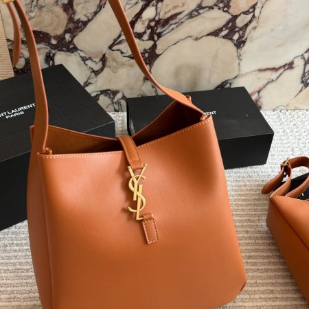 Saint Laurent Le 5 à 7 hobo Bag - Image 11