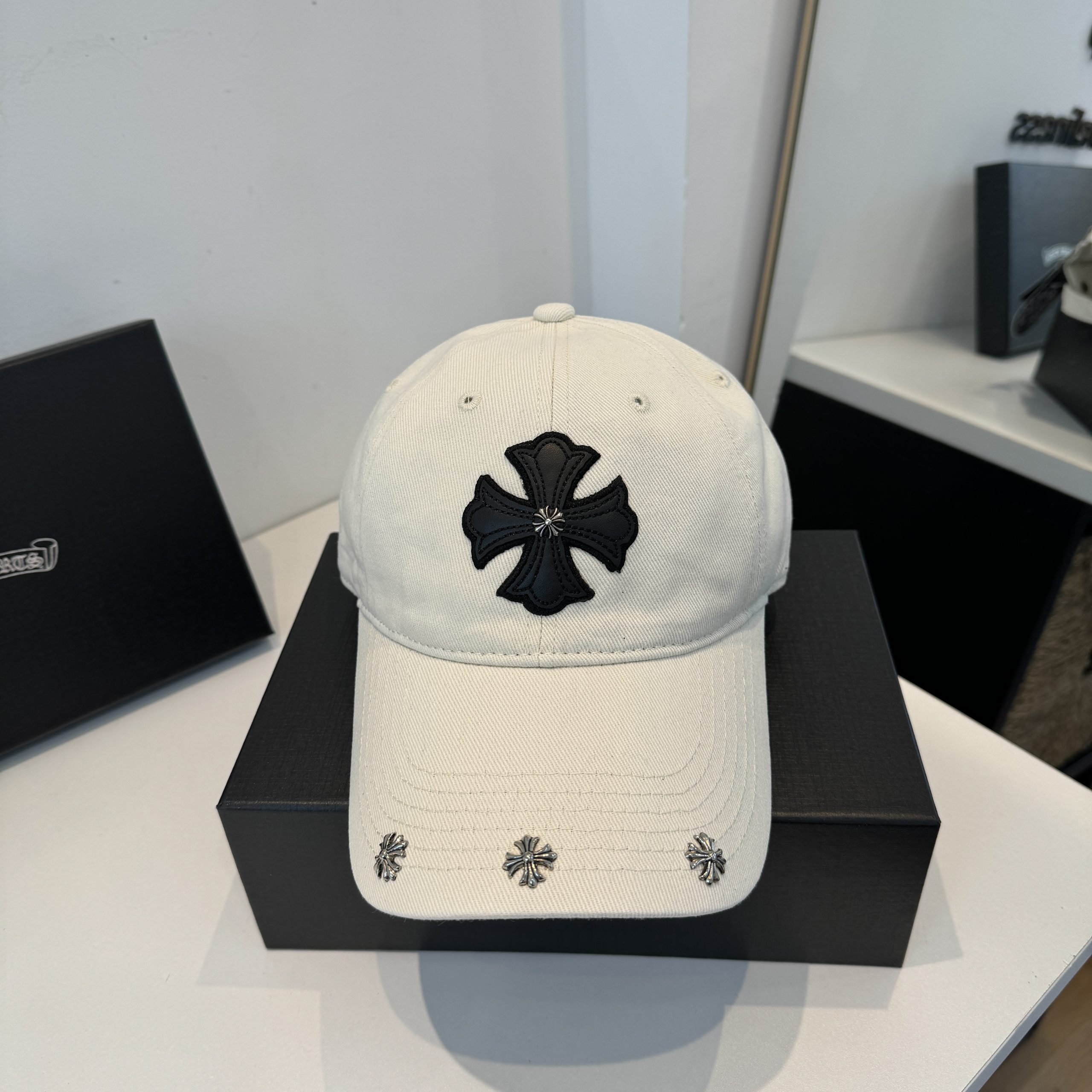 Kroxin Baseball Cap - Image 7