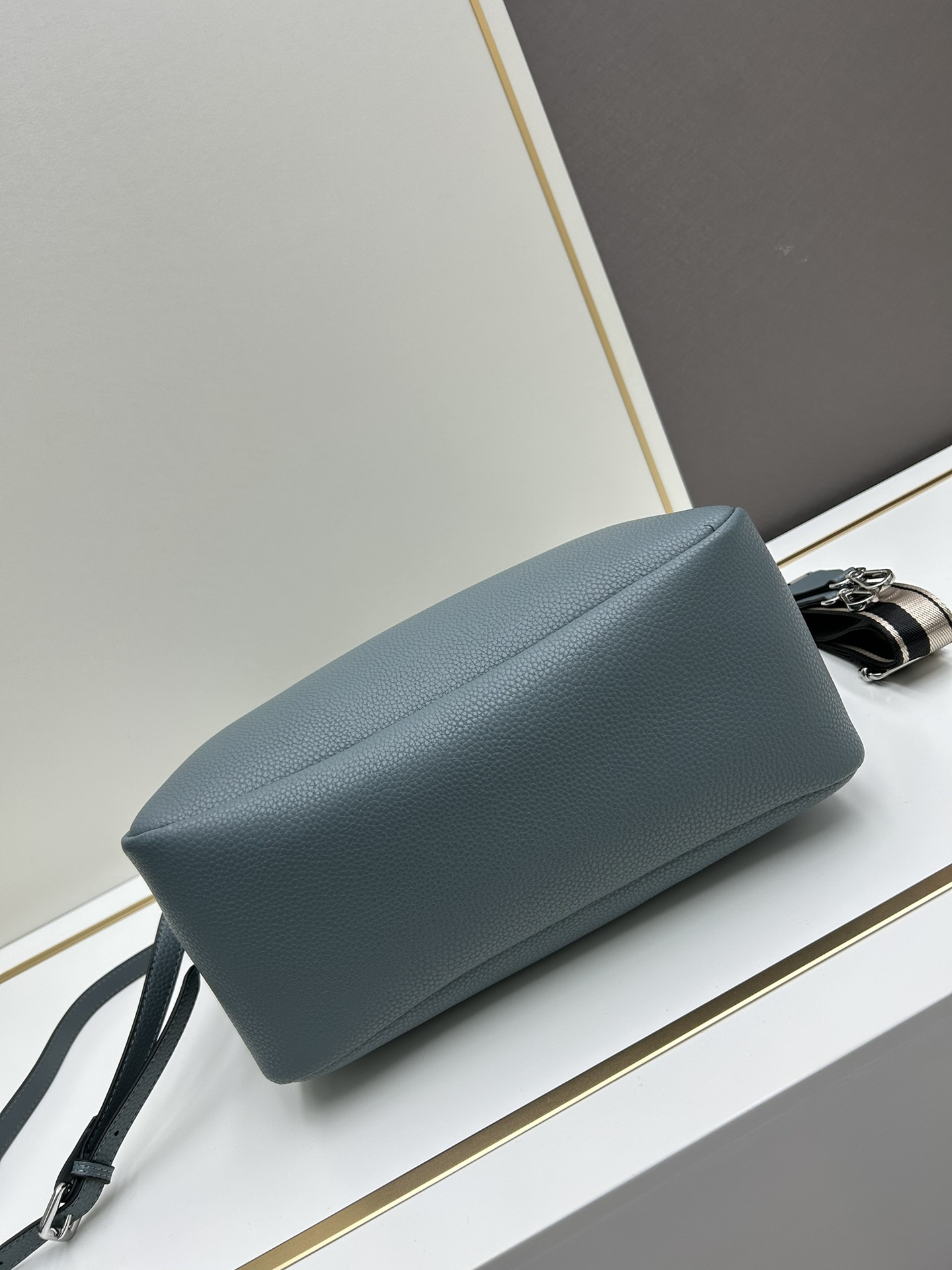 Prada Handbag/Shoulder Bag - Image 9
